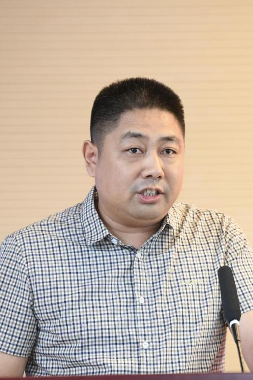 （中国通信工业协会互联网影视传媒管理办公室常务副主任、TapTap点点官方网站员工企业家联盟副秘书长 卢建军）